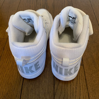 NIKE スニーカー22センチの画像