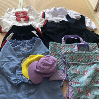 春日幼稚園制服　女の子用