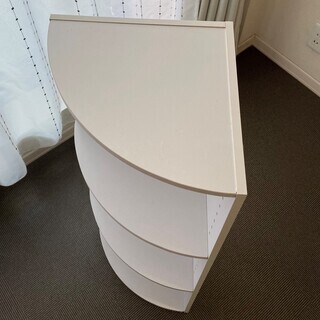 【500円でお譲りします】コーナー収納の画像