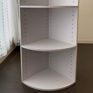 【500円でお譲りします】コーナー収納の画像