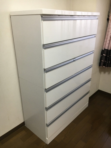 美品　白いチェスト６段　引き取りに来れる方