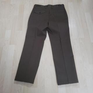 【新品未使用】メンズ　ズボンカーキ色の画像