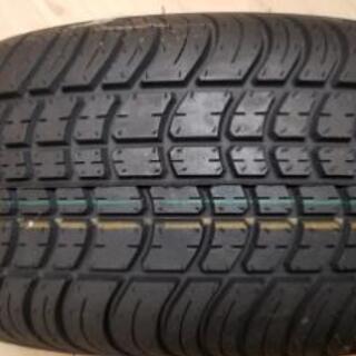 205/65-10 5穴ホイール付きタイヤ(新品)の画像