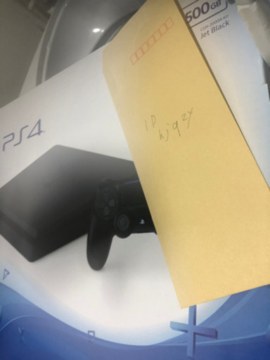 PS4 本体　コントローラー2つ　ほぼ未使用　中古