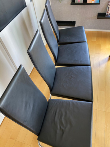ダイニングテーブル(大塚家具)、チェア(ロナルドシュミット)