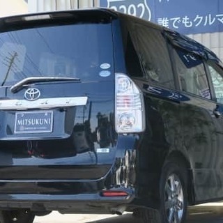 乗り降りが楽ちん、トヨタヴォクシー　くるまのミツクニの誰でも買え...