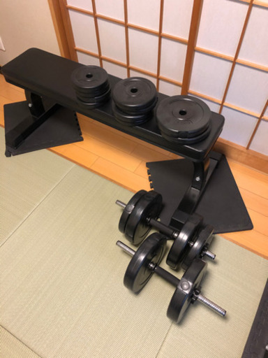 懸垂マシン、ダンベルセット　