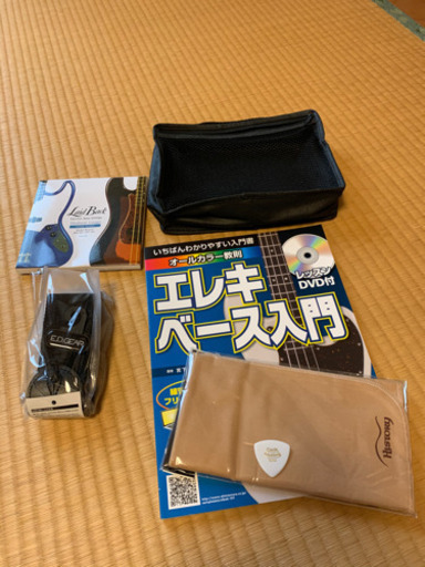 定価45000円のベースとアンプのセットです（ほぼ未使用）期間限定で25000円で譲ります