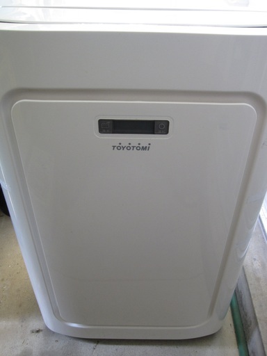 トヨトミ スポット 冷暖エアコン TAD-22CW  クーラー 冷暖兼用 冷風 送風 除湿機 窓用 ウィンド