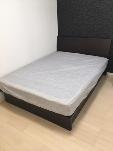 【写真追加】美品　ダブルベッド　4月中旬まで・交渉可能
