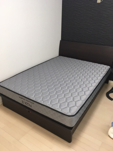 【写真追加】美品　ダブルベッド　4月中旬まで・交渉可能