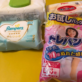 おしり拭き3パックとトレパンマンお試しパック3枚入