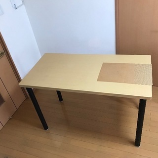 ニトリのテーブル