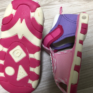 〈新品未使用〉音の鳴るサンダル　女の子13センチの画像