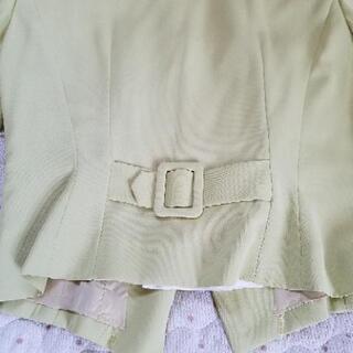 春色スカートスーツの画像