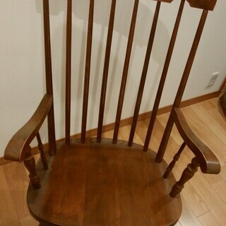 木製ロッキングチェアの画像