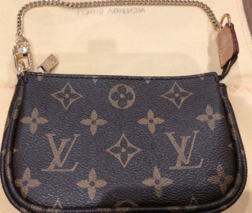 《 値下げ 》美品　モノグラム柄ミニポシェット