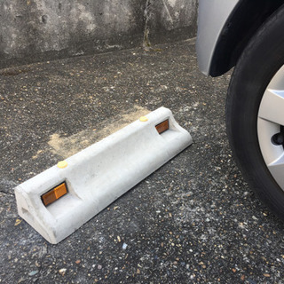 駐車場の車止め設置、修理致します