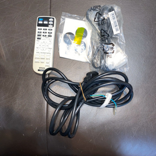 《ランプ残4700時間》EPSON　EH-TW5200 VGAケーブル付き