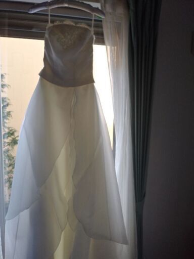 ウェディングドレス　白　マリアベール付き　試着可能