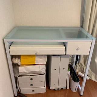 オシャレなデスク譲ります。の画像