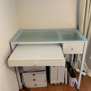 オシャレなデスク譲ります。の画像