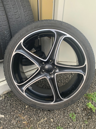 22インチアルミ　タイヤセット8.5j pcd114.3 5h +35 265 35 22