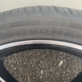 22インチアルミ　タイヤセット8.5j pcd114.3 5h +35 265 35 22の画像