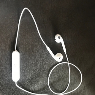 Bluetooth イヤホンの画像