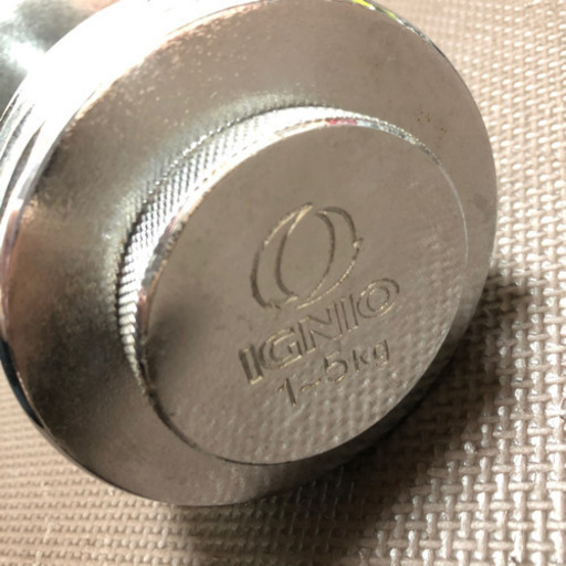 <お早目に！>ダンベル5KG×2個+フラットベンチ！