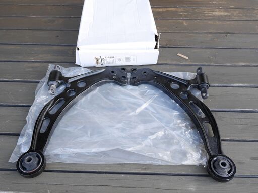 DORMAN 520-404 ( 48068-48010,  48069-48010)  フロントロワ アーム左右　新品