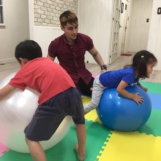 お母さんと一緒のキッズ英会話
