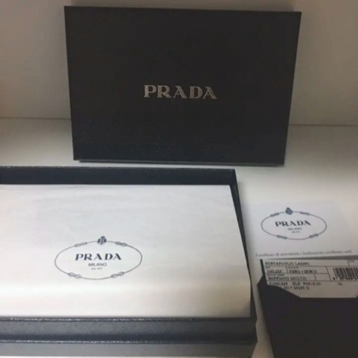 PRADA バイカラー　折り財布【最終値下げです。】