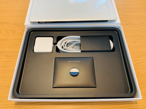 最終値下げ　2017 MacBook Air 【充電76回、美品】