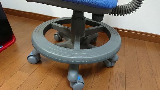 【西条市】机 (パソコン机 学習机) 椅子 照明器具 3点セット 運ぶ事も可能！