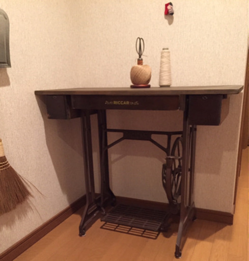 値下げします！足踏みミシン テーブル アンティーク ハンドメイド ミシン台