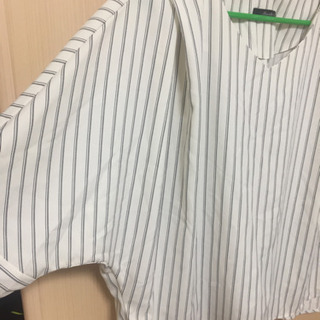 【ボックスタイプ 】ストライプブラウスの画像