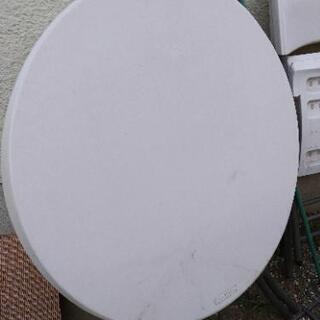 引き取り希望　屋外用テーブルセット