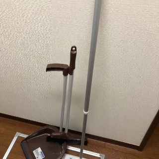 掃除セット　ほうき、ちりとり、クイックルワイパー