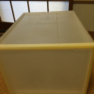 無印の収納ケース差し上げます。