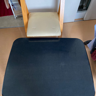 ローテーブルと椅子をお譲りします。
