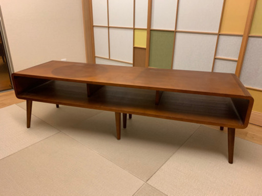 デザイン家具　ワイドなテレビボード