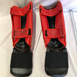 ファイティングロード◆レッグガード赤の画像