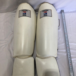 ファイティングロード◆レッグガード白