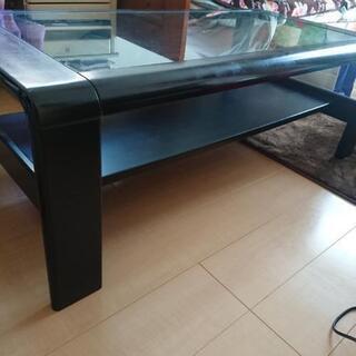 ダイニングテーブルの画像