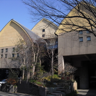 家具の組立、移動、修理、木製家具のことならなんでもご相談ください。