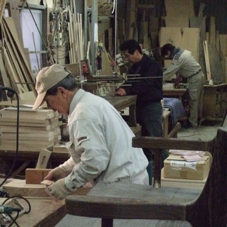 家具の組立、移動、修理、木製家具のことならなんでもご相談ください。 − 福岡県