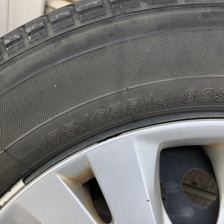 フィット　FIT ノーマルタイヤ　175/65R14の画像