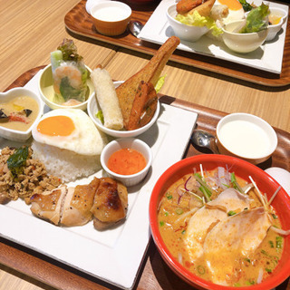 ＊異国料理食べに行きましょ〜🌟🌟