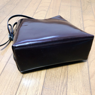 赤茶色ショルダーバッグの画像